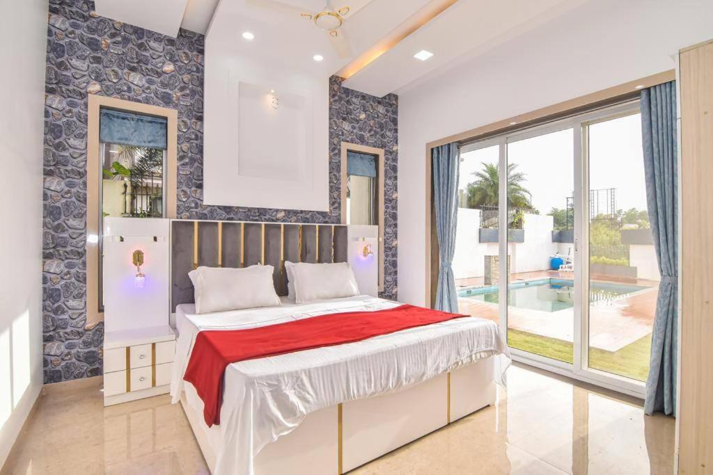 Royal Paradise Villa Лонавала Экстерьер фото
