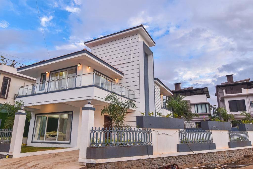 Royal Paradise Villa Лонавала Экстерьер фото